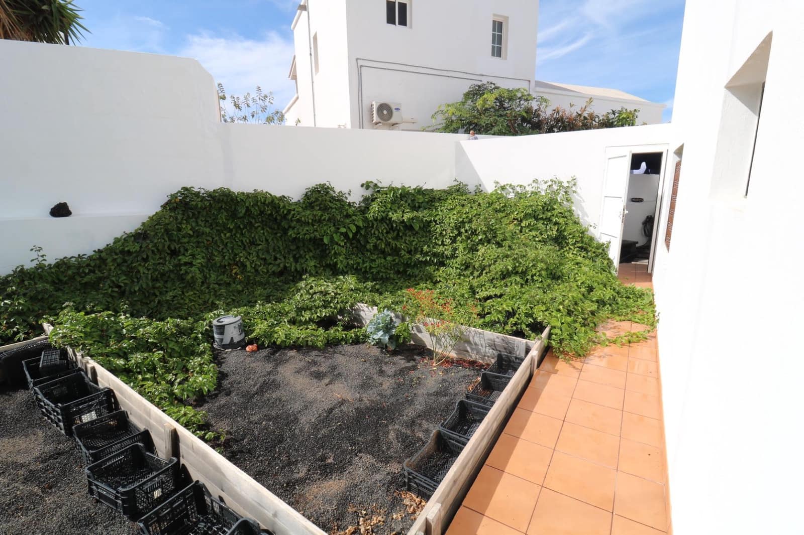 7 bedroom Villa for sale in Tahiche with garage - € 745,000 (Ref: 7889989)