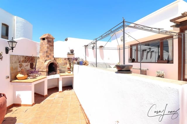 3 chambre Villa/Maison à vendre à Tías - 595 000 € (Ref: 8239015)