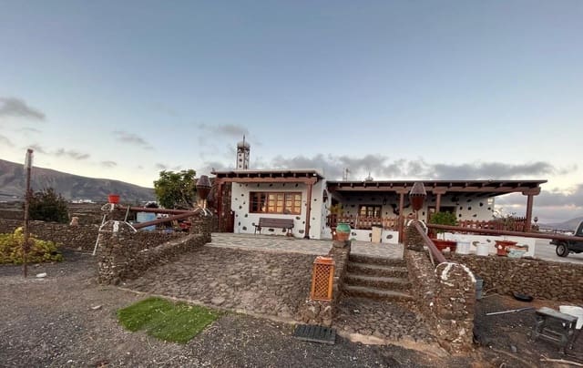 2 sypialnia Willa na sprzedaż w Tías z garażem - 775 000 € (Ref: 8836753)