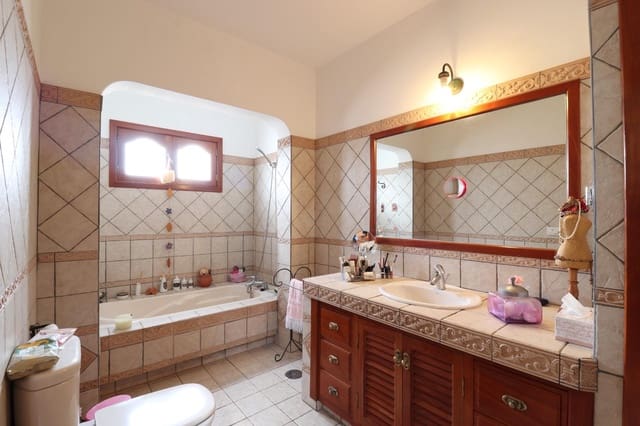 4 sypialnia Willa na sprzedaż w Tahiche, Teguise z garażem - 499 000 € (Ref: 8913006)