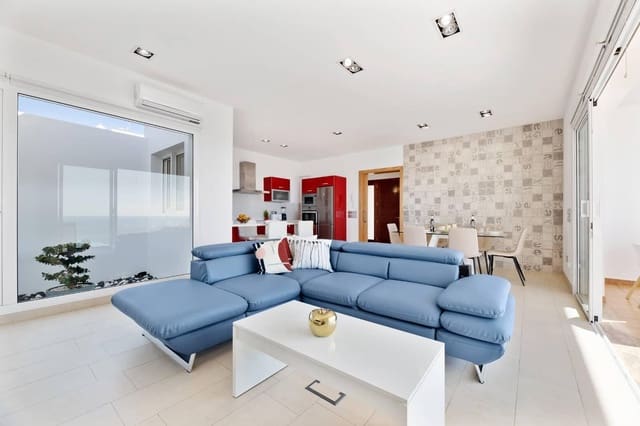 3 soverom Villa til salgs i Tías med svømmebasseng garasje - € 1 240 000 (Ref: 8928736)