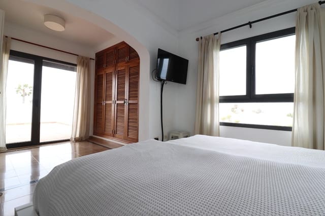 4 soveværelse Villa til salg i Playa Blanca, Yaiza med swimmingpool - € 595.000 (Ref: 8950585)