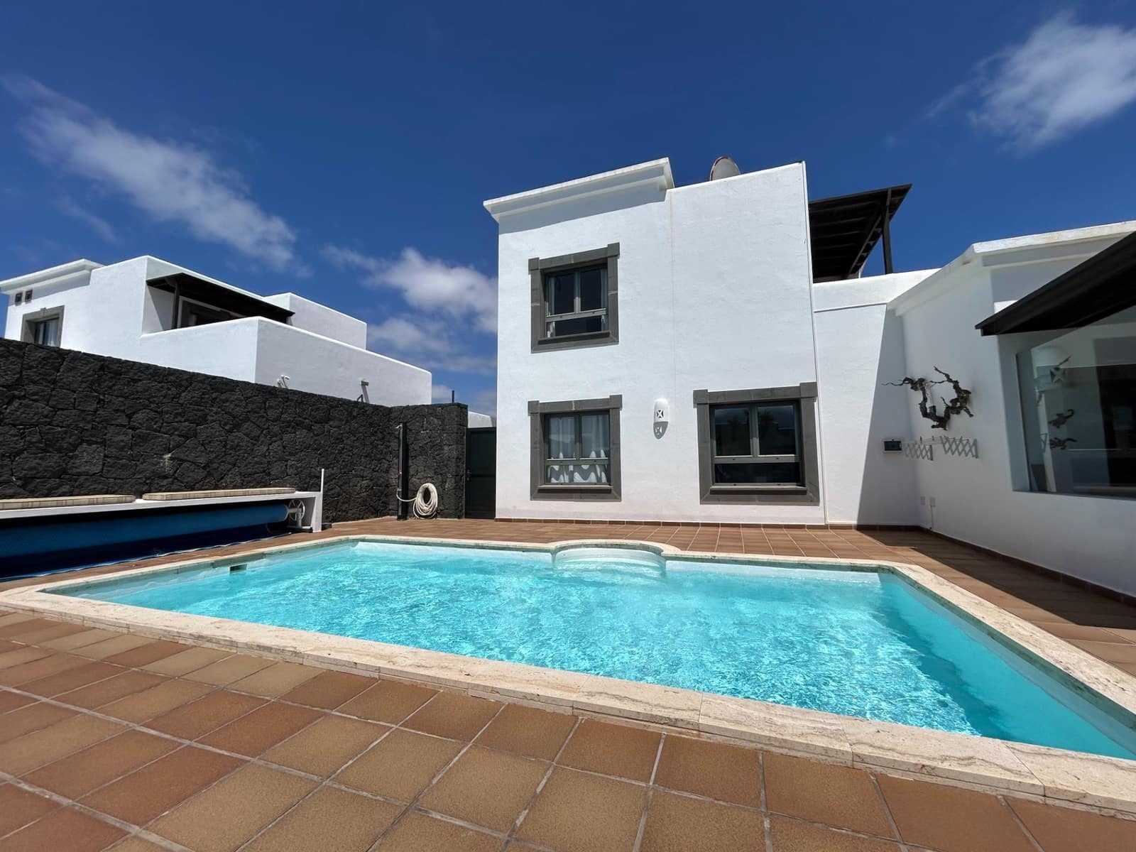 4 makuuhuone Huvila myytävänä paikassa Playa Blanca mukana uima-altaan - 595 000 € (Ref: 8950585)