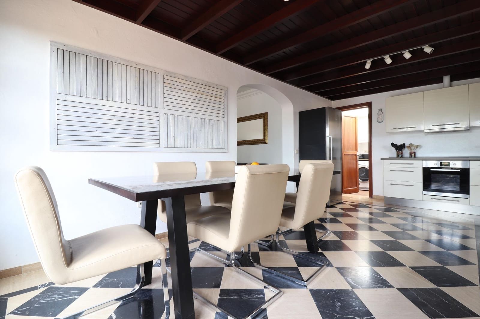 4 slaapkamer Villa te koop in Playa Blanca met zwembad - € 595.000 (Ref: 8950585)