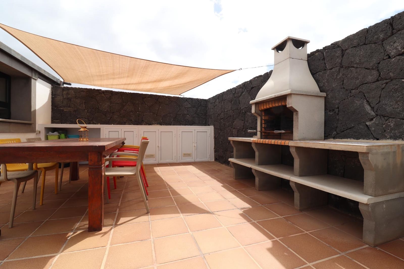 4 slaapkamer Villa te koop in Playa Blanca met zwembad - € 595.000 (Ref: 8950585)