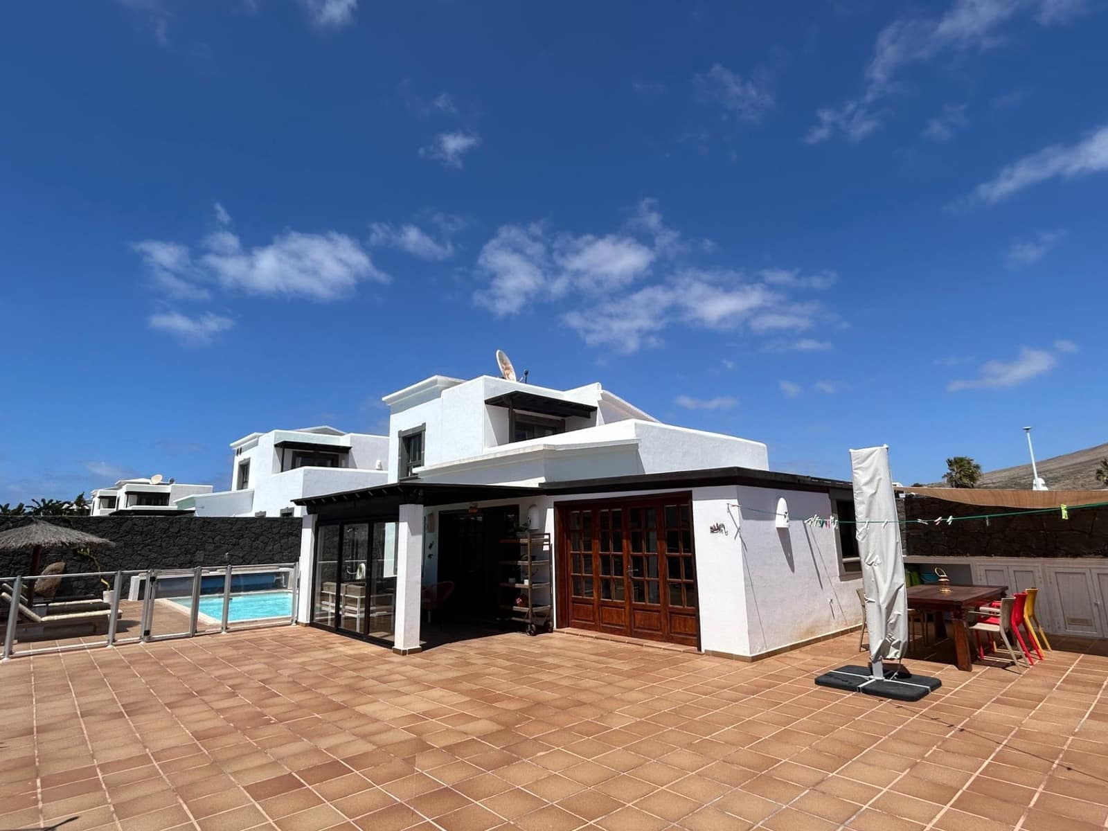 4 slaapkamer Villa te koop in Playa Blanca met zwembad - € 595.000 (Ref: 8950585)