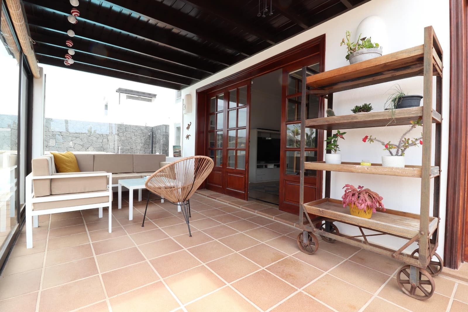 4 slaapkamer Villa te koop in Playa Blanca met zwembad - € 595.000 (Ref: 8950585)