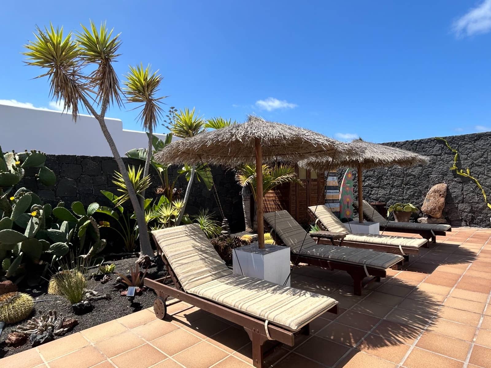 4 slaapkamer Villa te koop in Playa Blanca met zwembad - € 595.000 (Ref: 8950585)