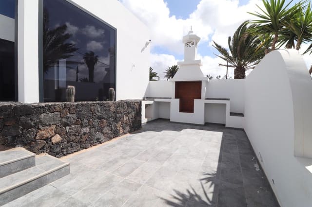3 chambre Villa/Maison à vendre à Mozaga, Teguise avec piscine - 600 000 € (Ref: 8957048)