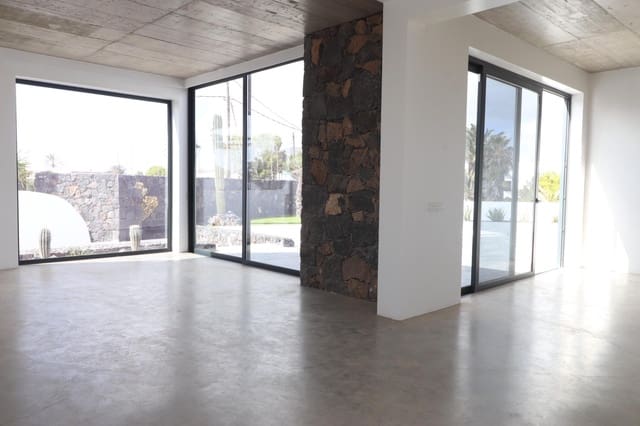 3 chambre Villa/Maison à vendre à Mozaga, Teguise avec piscine - 600 000 € (Ref: 8957048)