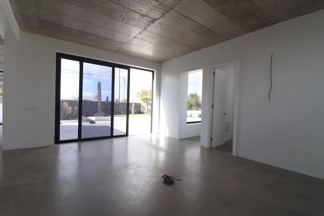 3 chambre Villa/Maison à vendre à Mozaga, Teguise avec piscine - 600 000 € (Ref: 8957048)