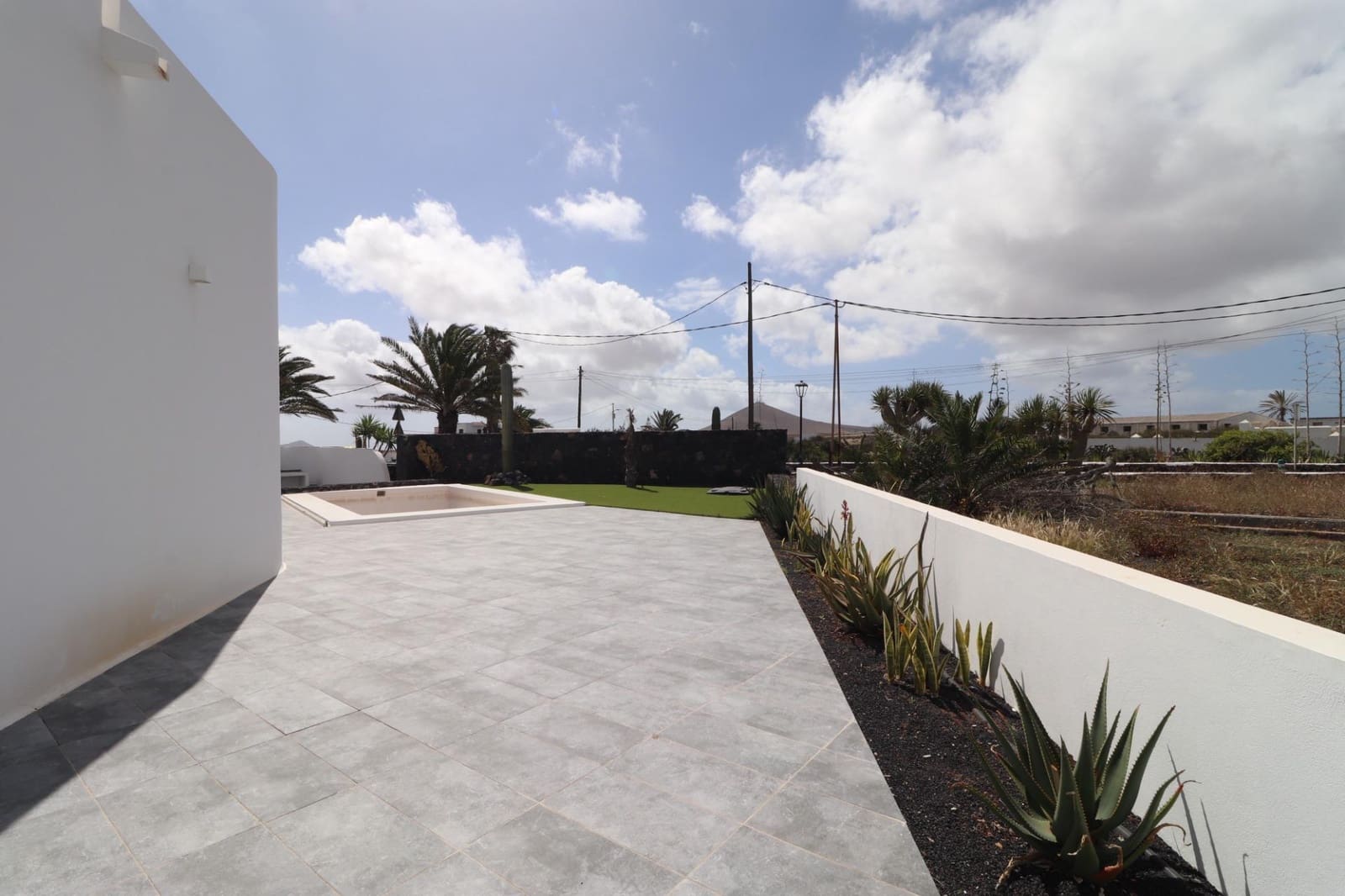 3 soveværelse Villa til salg i Mozaga med swimmingpool - € 600.000 (Ref: 8957048)