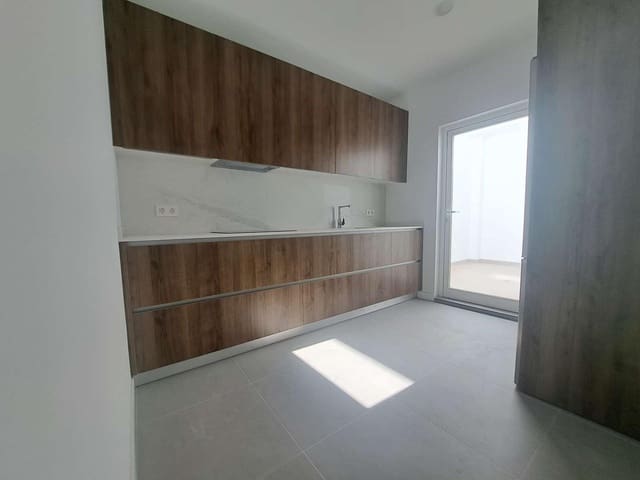 2 bedroom Flat for sale in Arrecife - € 185,000 (Ref: 9077910)