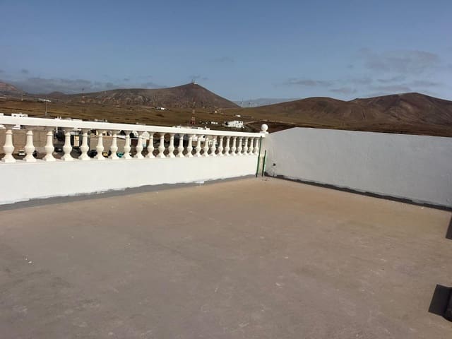 2 slaapkamer Flat te koop in Arrecife - € 185.000 (Ref: 9077910)