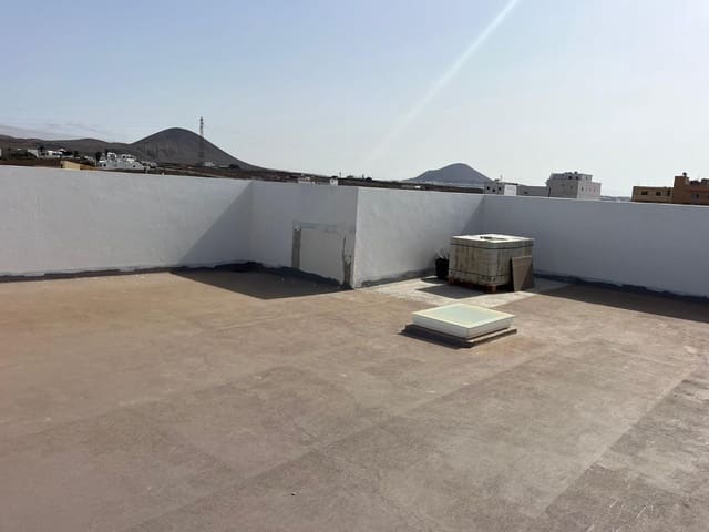 2 slaapkamer Flat te koop in Arrecife - € 185.000 (Ref: 9077910)