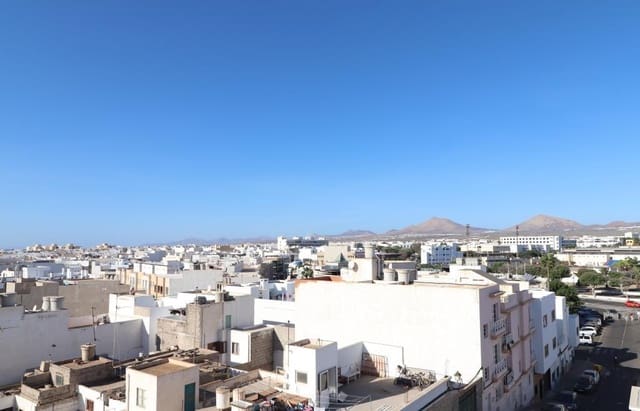 3 soveværelse Lejlighed til salg i Arrecife - € 179.900 (Ref: 9095187)