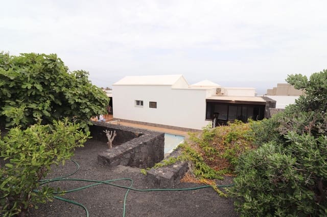 4 soveværelse Villa til salg i Tinajo med swimmingpool - € 430.000 (Ref: 9114079)