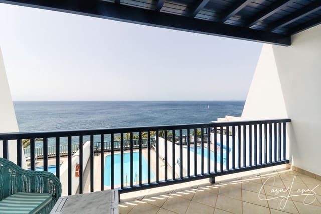 2 soveværelse Lejlighed til salg i Puerto Calero, Yaiza med swimmingpool garage - € 799.000 (Ref: 9134406)