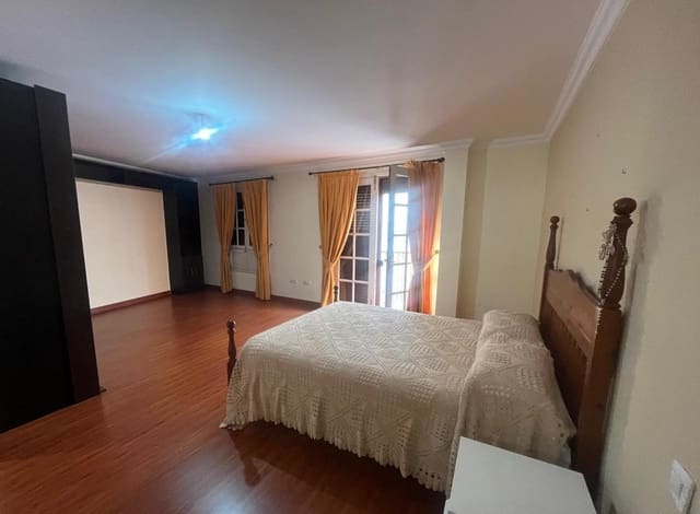 Piso de 3 habitaciones en Arrecife en venta con garaje - 269.000 € (Ref: 9373972)