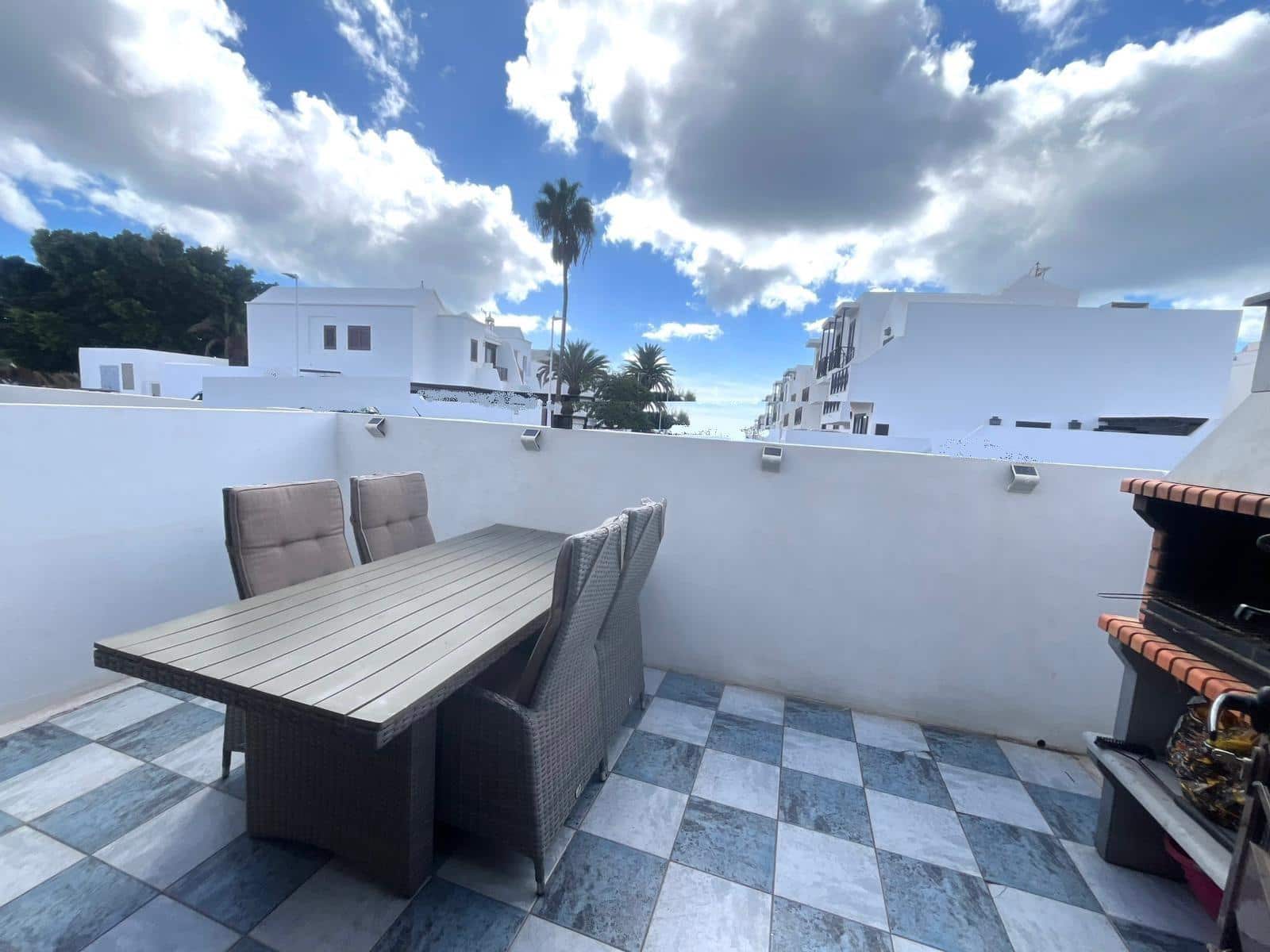 2 soveværelse Lejlighed til salg i Playa Honda - € 299.000 (Ref: 9373973)