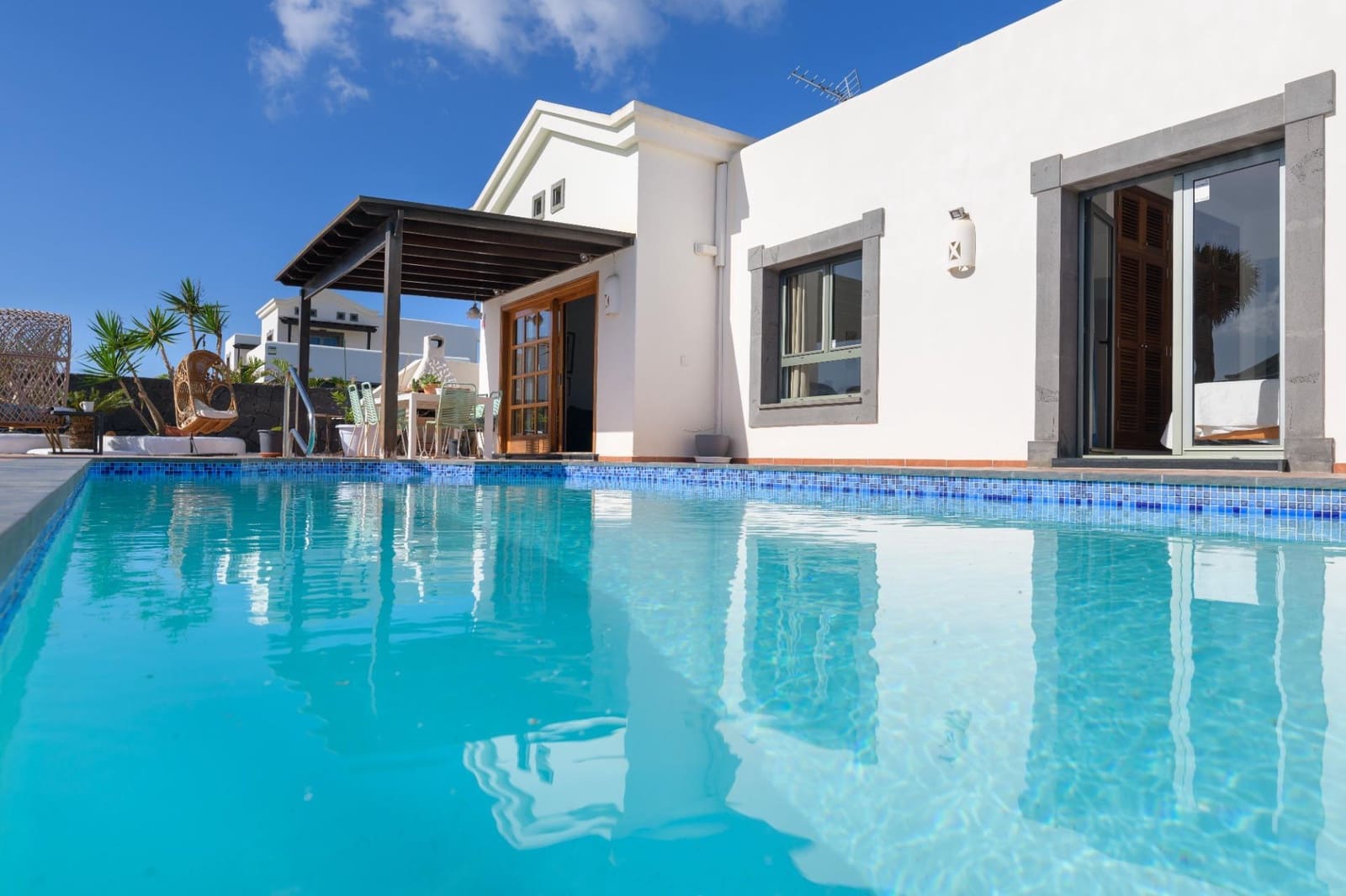 2 sovrum Bungalow till salu i Playa Blanca med pool - 560 000 € (Ref: 9450653)