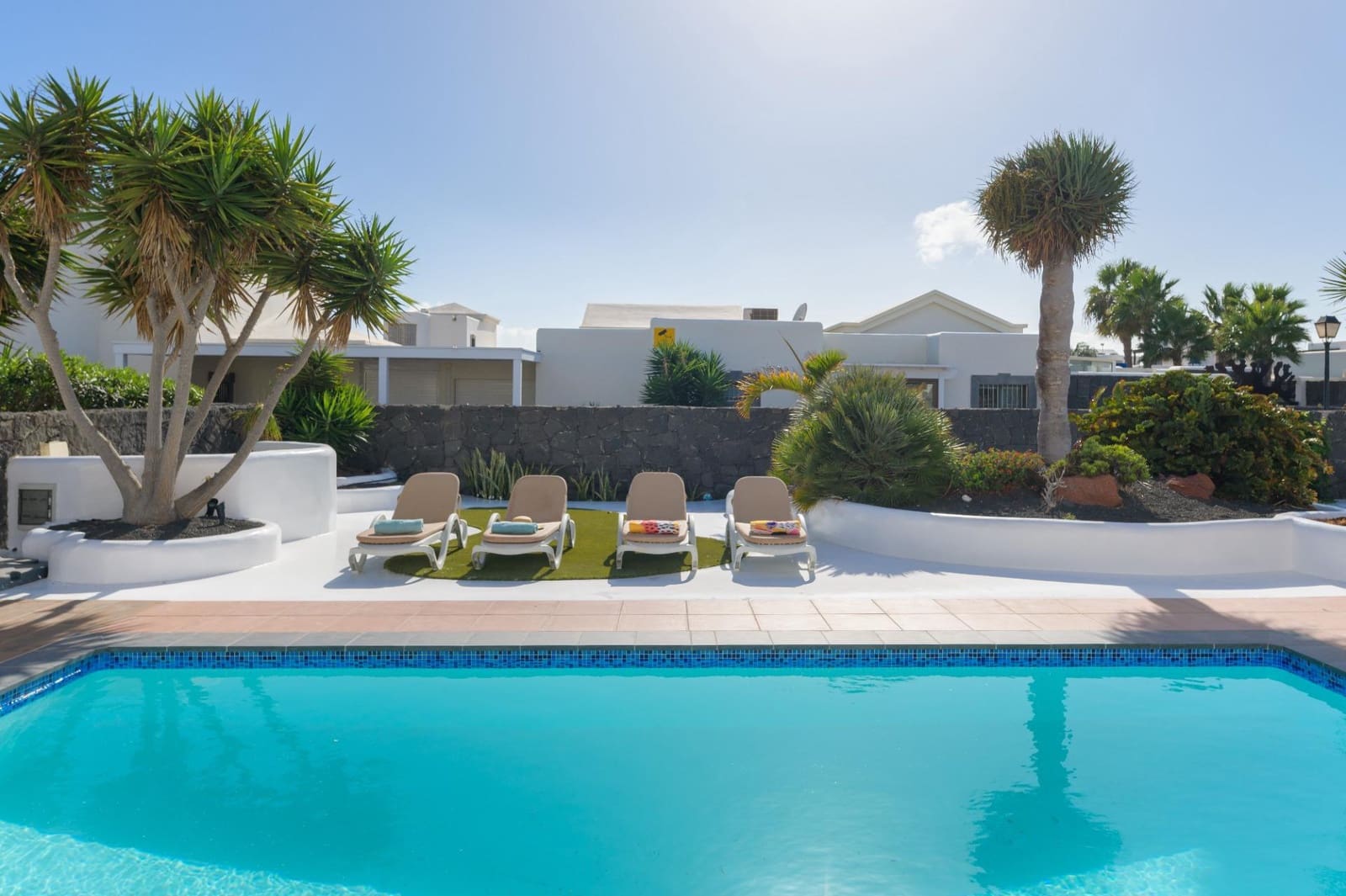 2 sovrum Bungalow till salu i Playa Blanca med pool - 560 000 € (Ref: 9450653)