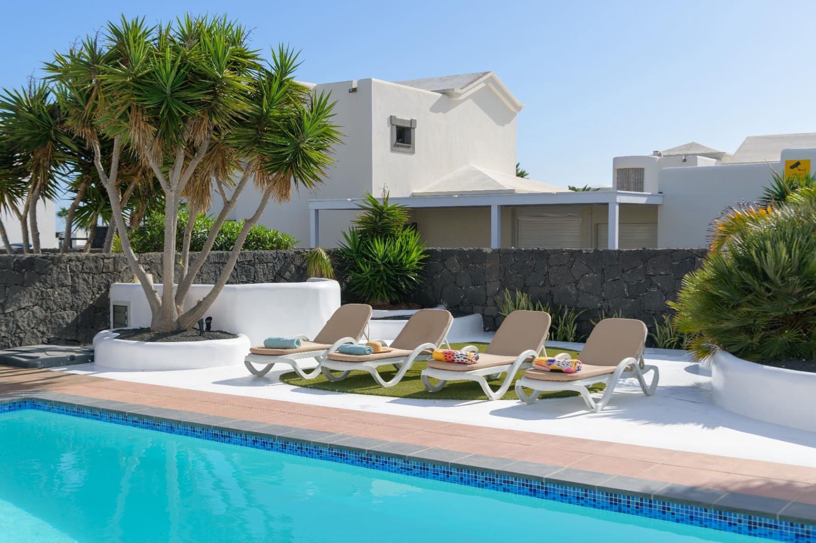 2 sovrum Bungalow till salu i Playa Blanca med pool - 560 000 € (Ref: 9450653)