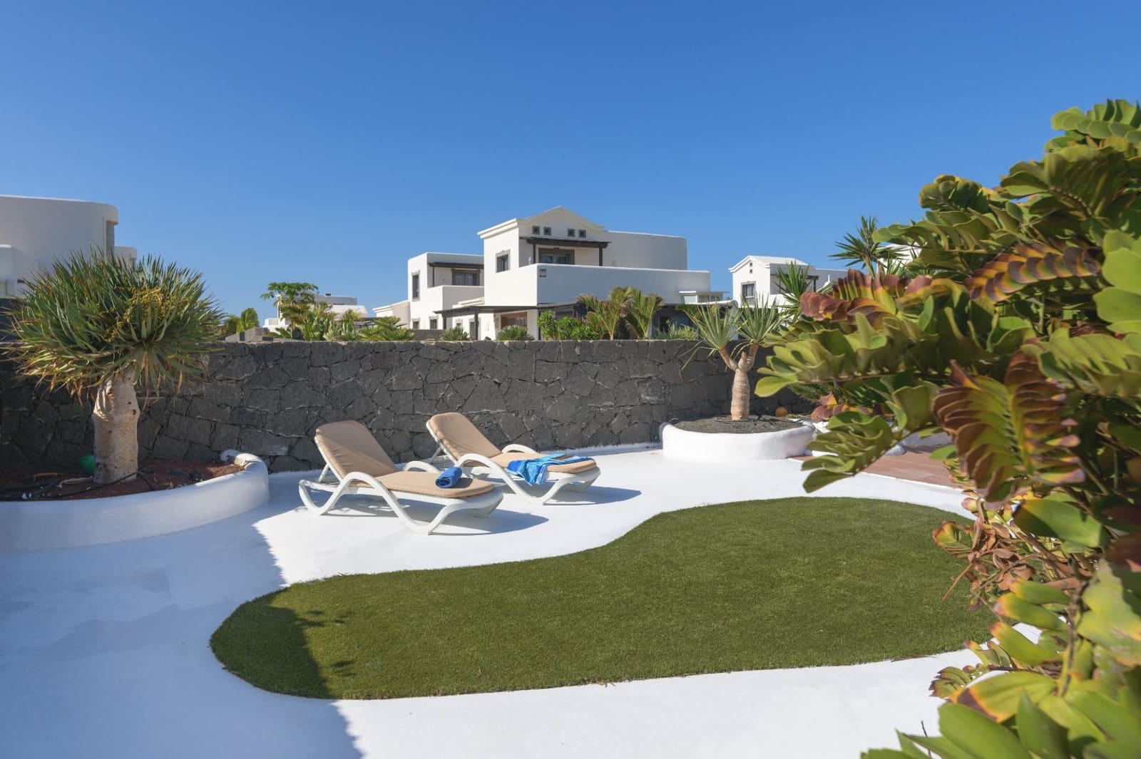 2 bedroom Bungalow for sale in Playa Blanca with pool - € 560,000 (Ref: 9450653)