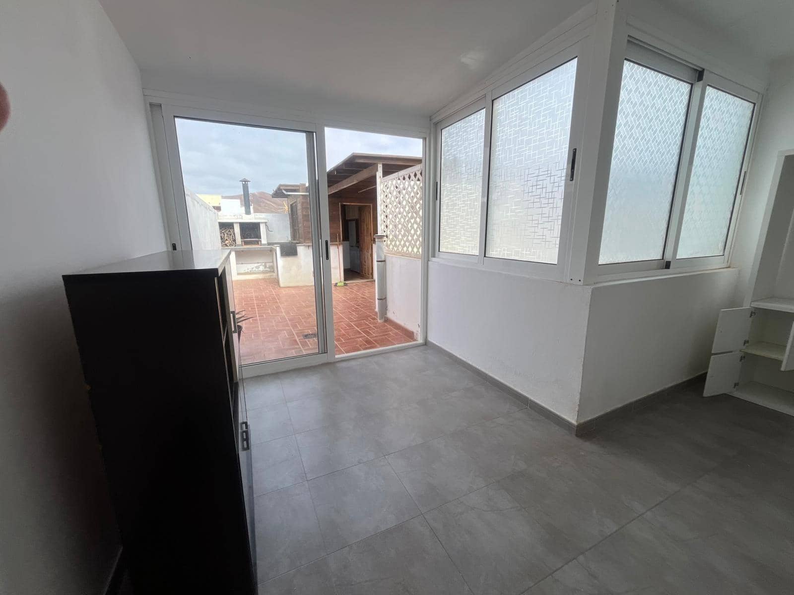 2 slaapkamer Flat te koop in Arrecife - € 190.000 (Ref: 9472953)