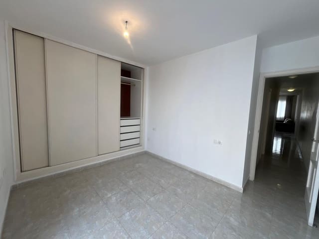 2 slaapkamer Flat te koop in Arrecife - € 190.000 (Ref: 9472953)