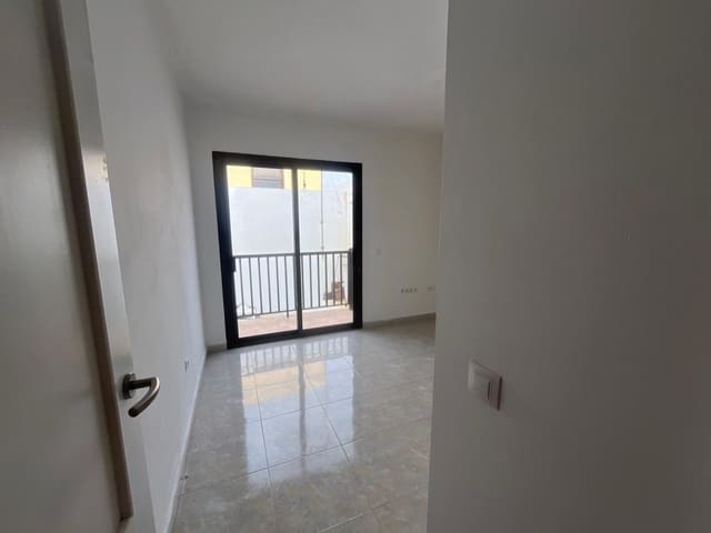2 slaapkamer Flat te koop in Arrecife - € 190.000 (Ref: 9472953)