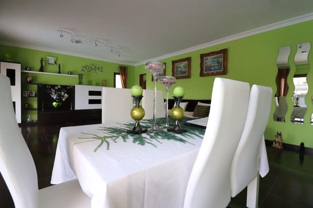 3 bedroom Villa for sale in Yaiza with pool - € 650,000 (Ref: 9485281)