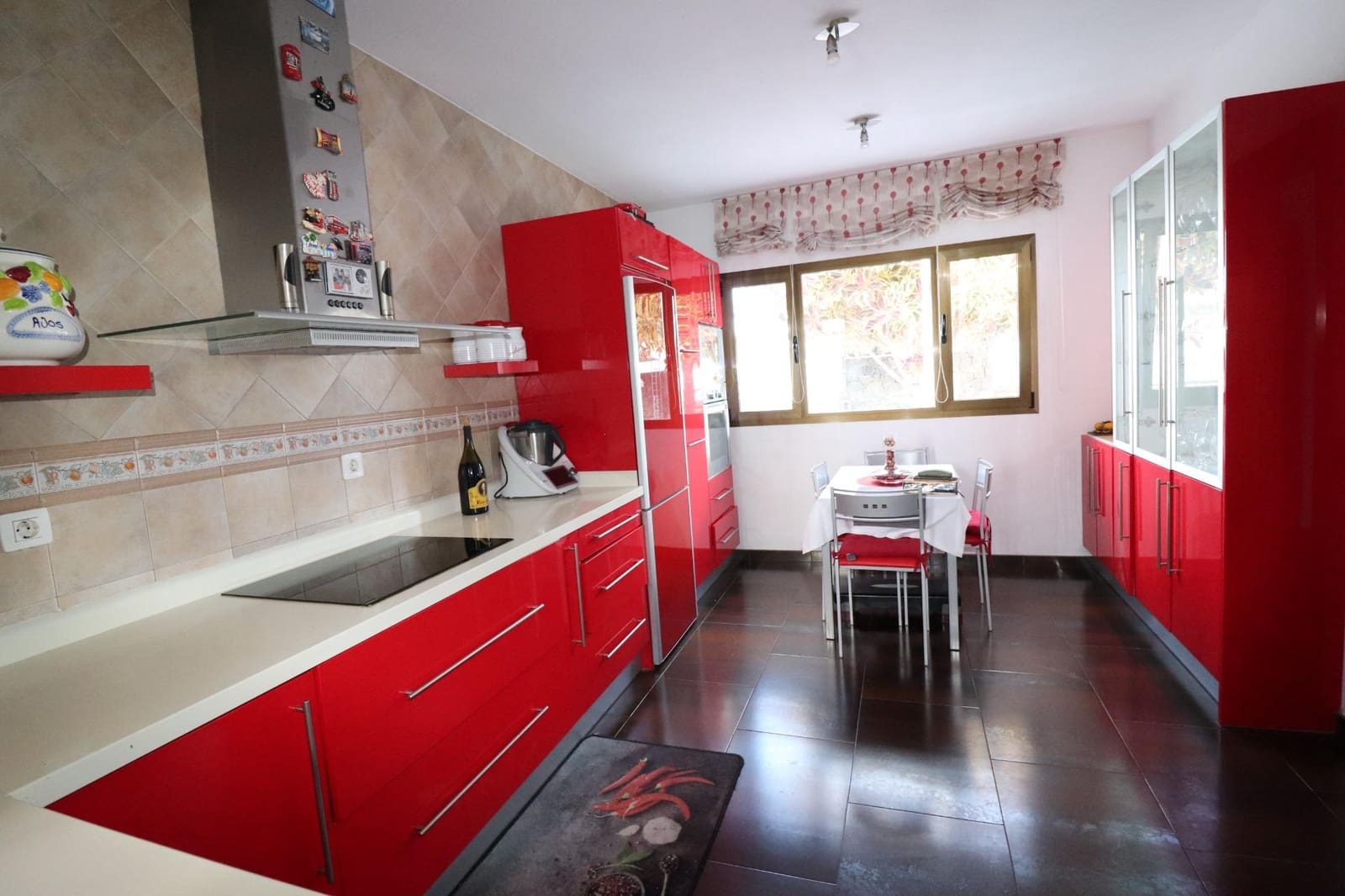 3 bedroom Villa for sale in Yaiza with pool - € 650,000 (Ref: 9485281)