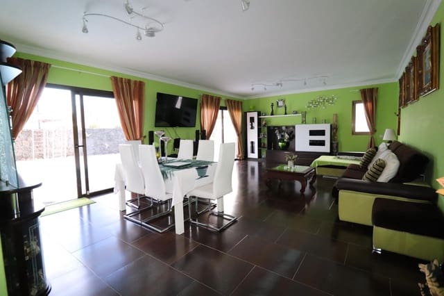 3 bedroom Villa for sale in Yaiza with pool - € 650,000 (Ref: 9485281)