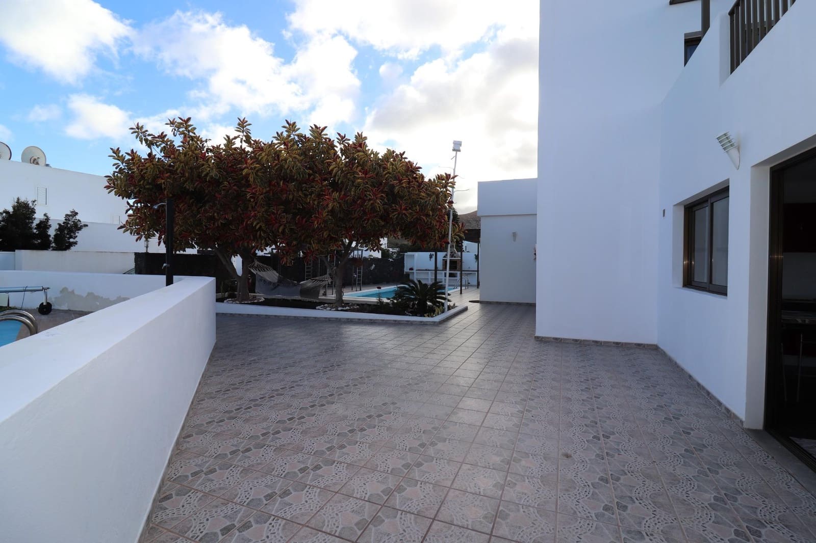 3 bedroom Villa for sale in Yaiza with pool - € 650,000 (Ref: 9485281)