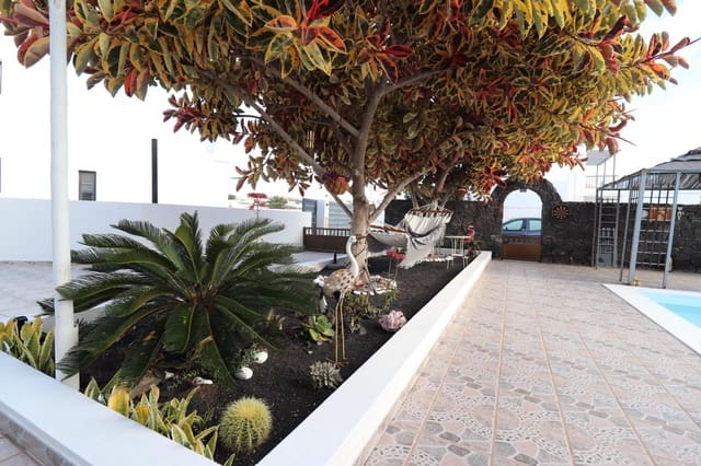3 chambre Villa/Maison à vendre à Yaiza avec piscine - 650 000 € (Ref: 9485281)