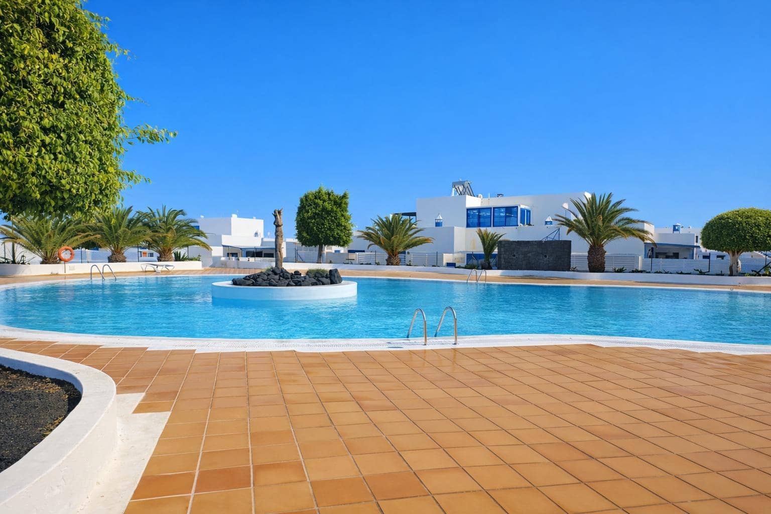 3 bedroom Apartment for sale in Puerto Calero with pool - € 465,000 (Ref: 9530507)