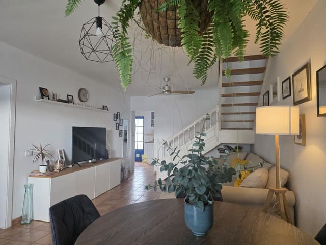 3 bedroom Apartment for sale in Puerto Calero, Yaiza with pool - € 465,000 (Ref: 9530507)