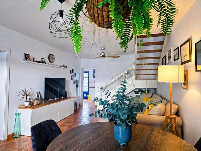 3 soverom Leilighet til salgs i Puerto Calero, Yaiza med svømmebasseng - € 420 000 (Ref: 9530507)