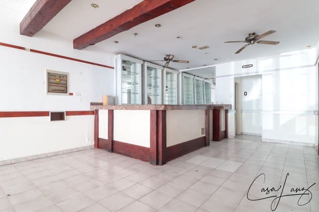 Commerciale in vendita in Puerto del Carmen, Tías - 298.000 € (Rif: 9586479)