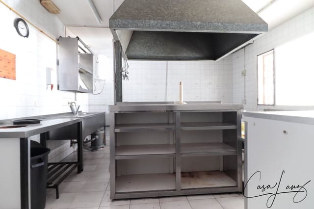 Commerciale in vendita in Puerto del Carmen, Tías - 298.000 € (Rif: 9586479)