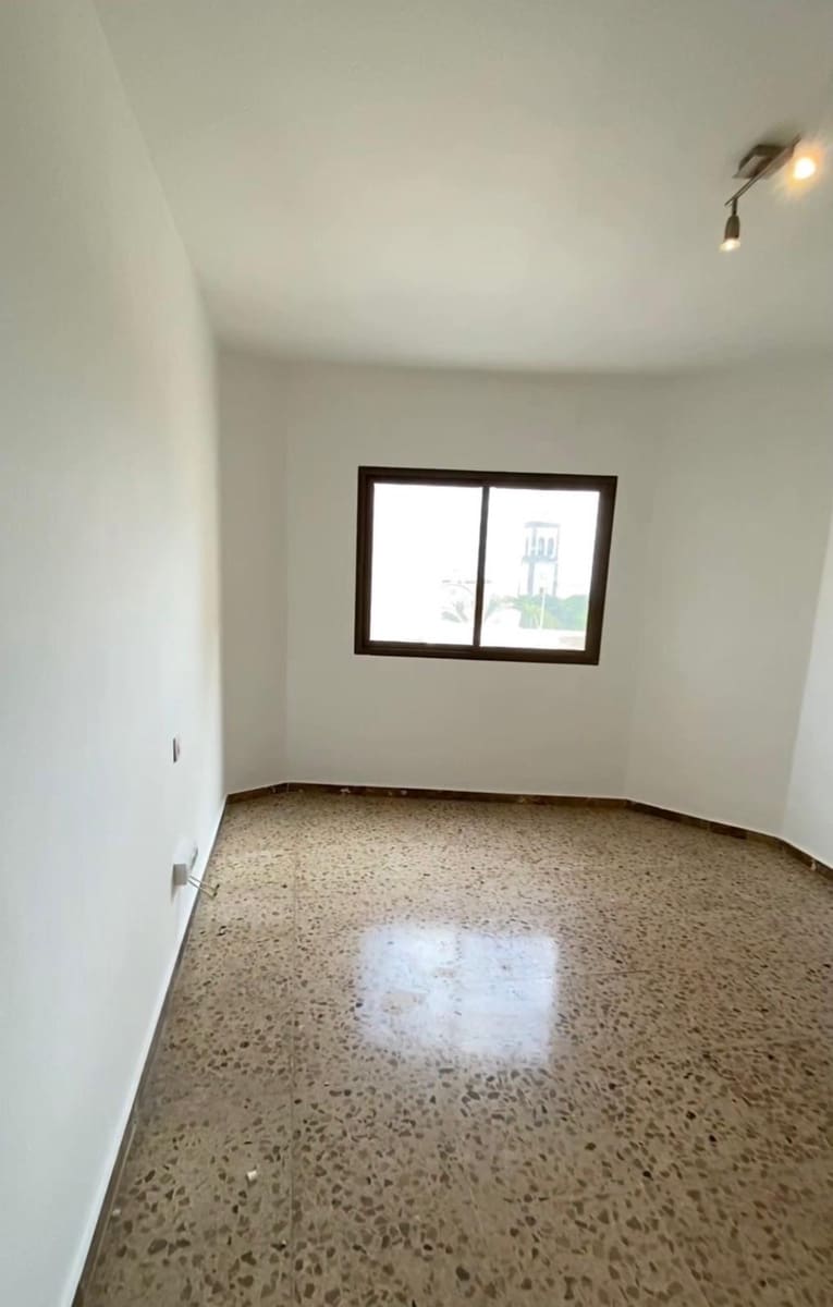 3 bedroom Flat for sale in Arrecife - € 232,000 (Ref: 9634231)