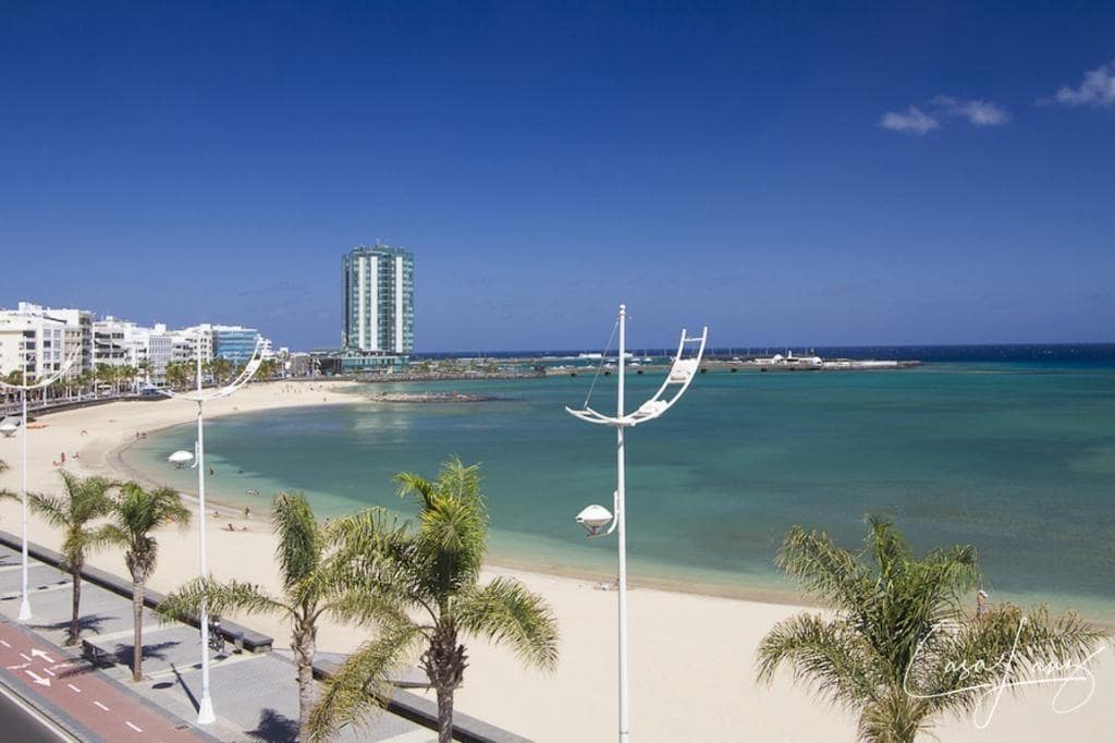 2 bedroom Flat for sale in Arrecife - € 225,000 (Ref: 9651936)