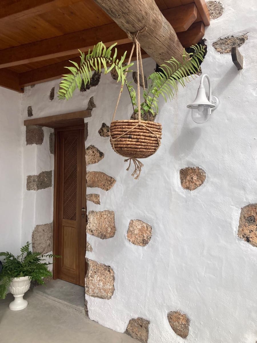 4 bedroom Finca/Country House for sale in Yaiza with garage - € 565,000 (Ref: 9695311)