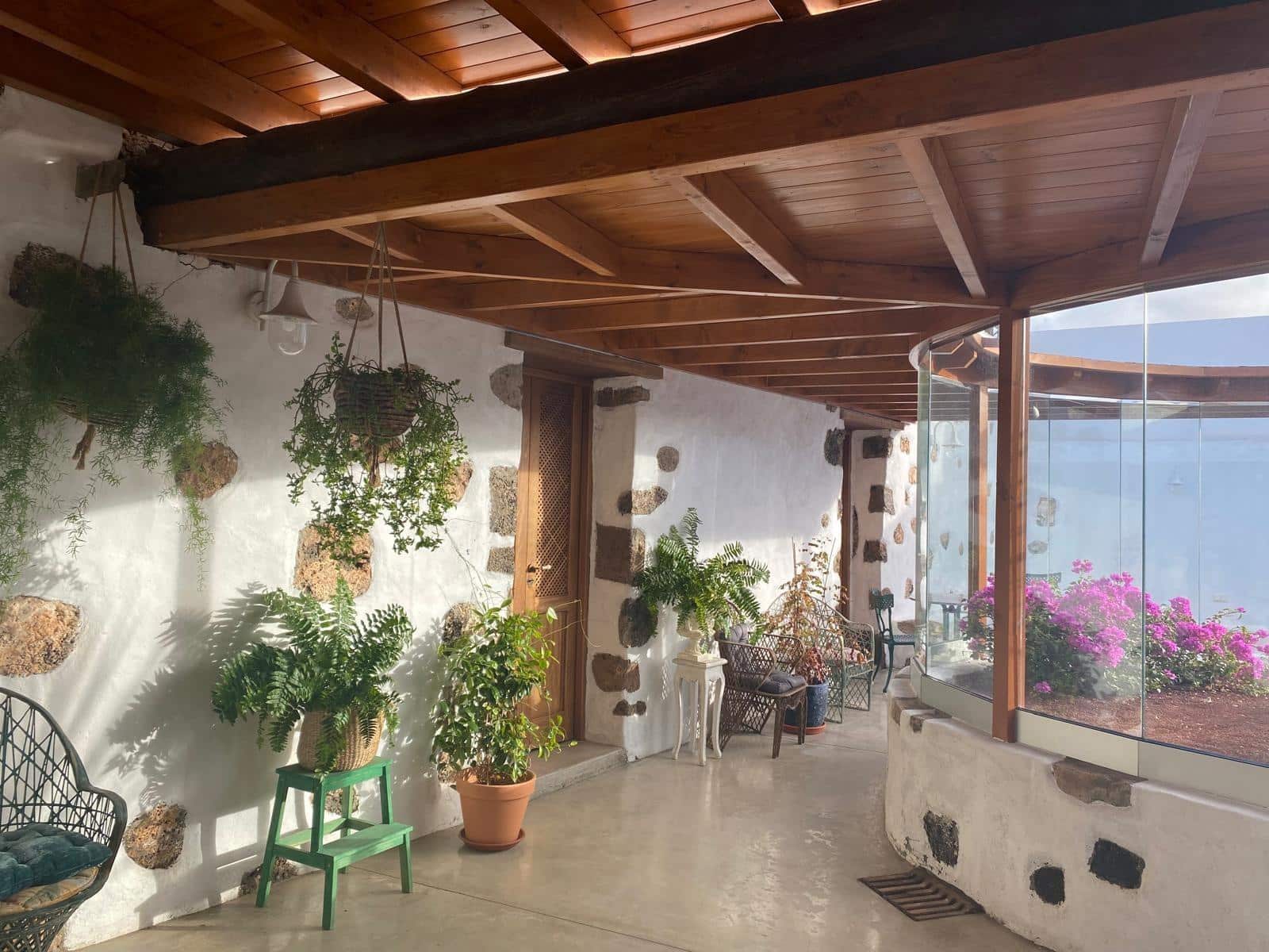 4 bedroom Finca/Country House for sale in Yaiza with garage - € 565,000 (Ref: 9695311)