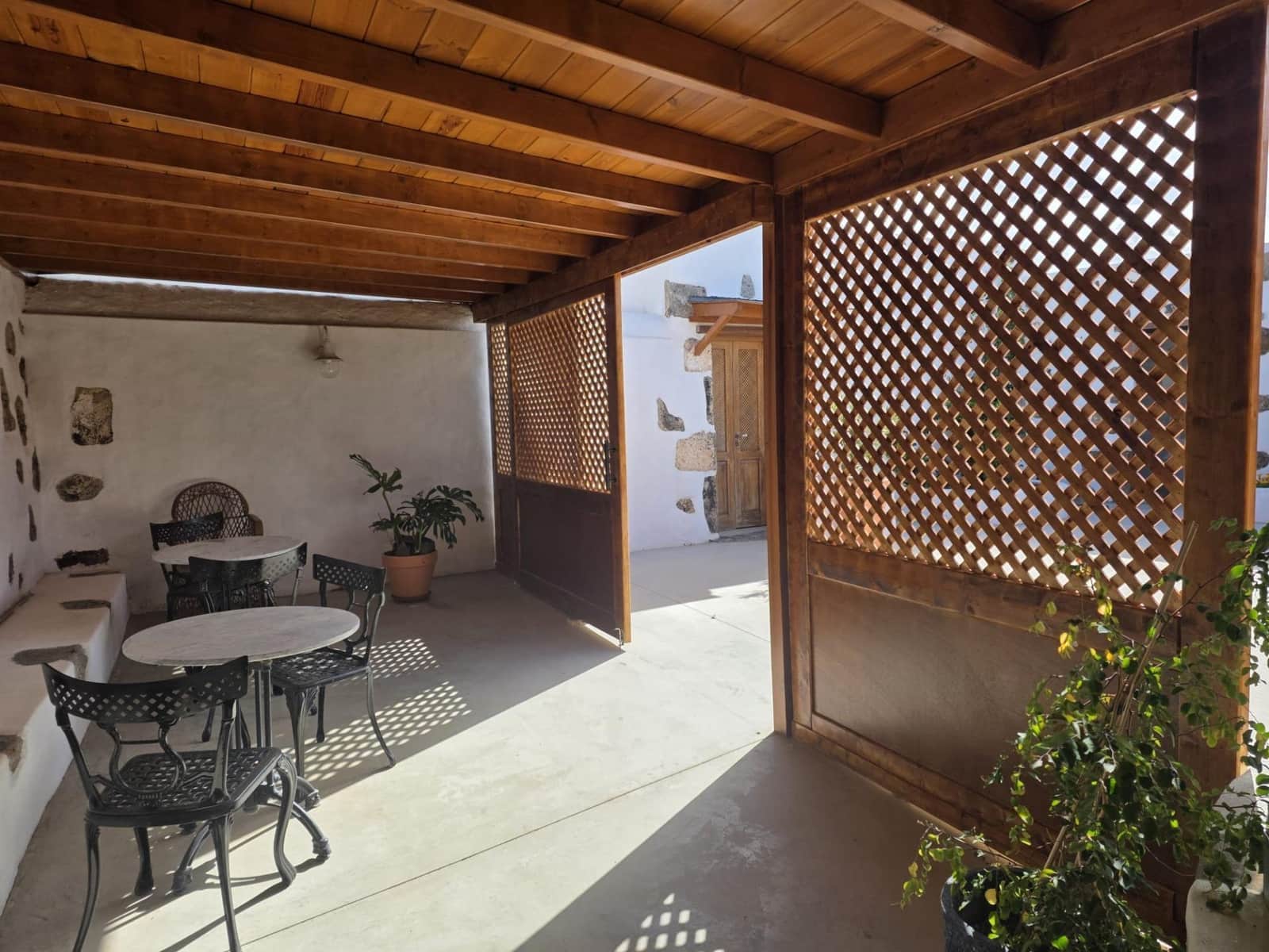 4 bedroom Finca/Country House for sale in Yaiza with garage - € 565,000 (Ref: 9695311)