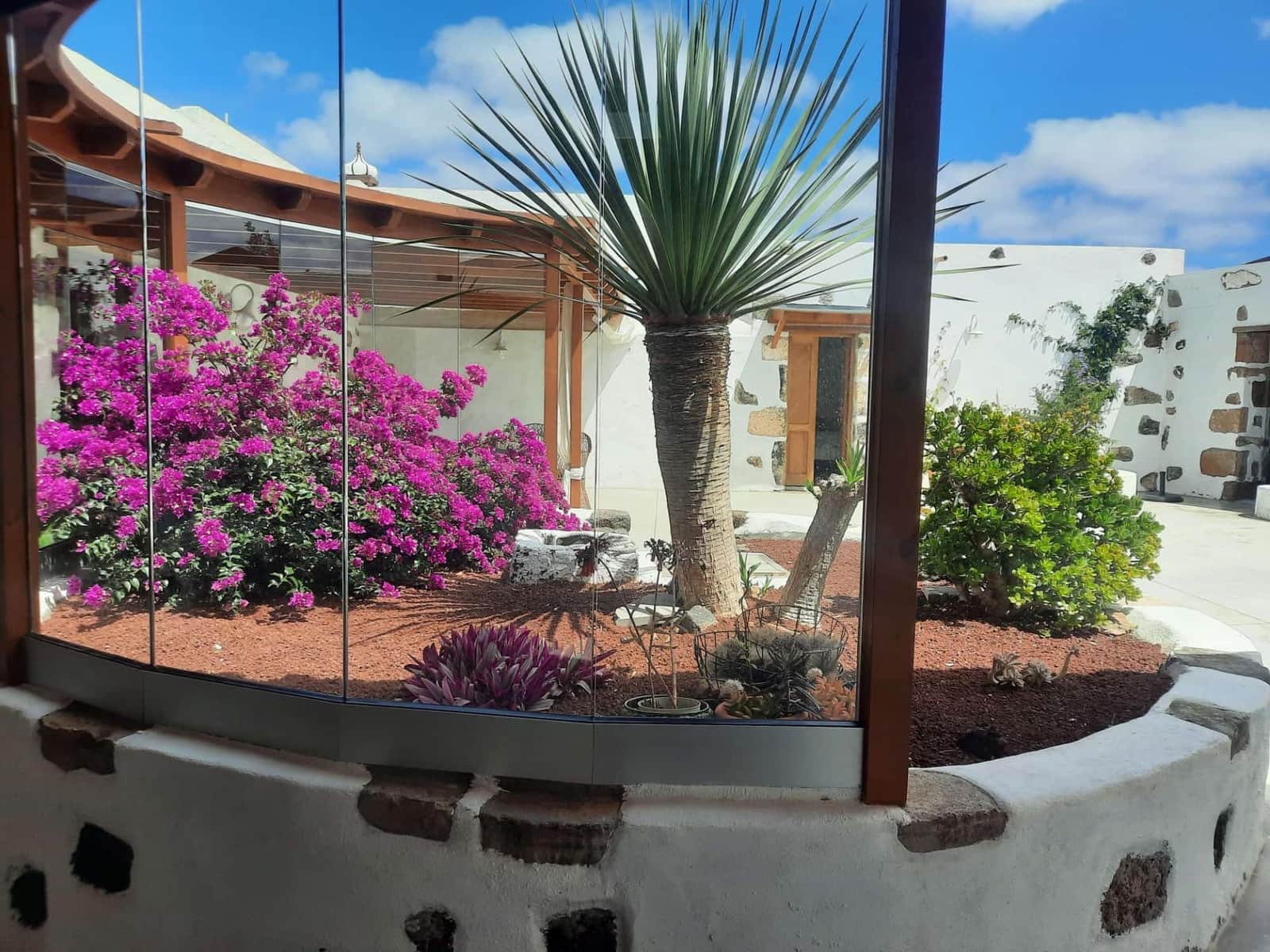4 bedroom Finca/Country House for sale in Yaiza with garage - € 565,000 (Ref: 9695311)