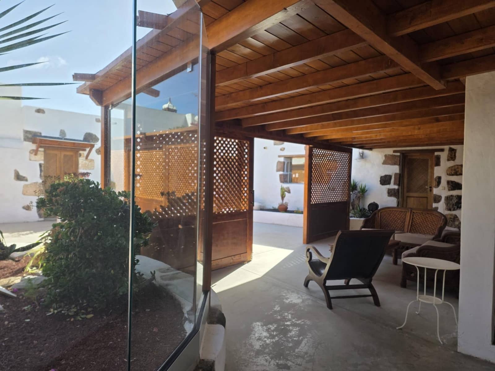 4 bedroom Finca/Country House for sale in Yaiza with garage - € 565,000 (Ref: 9695311)