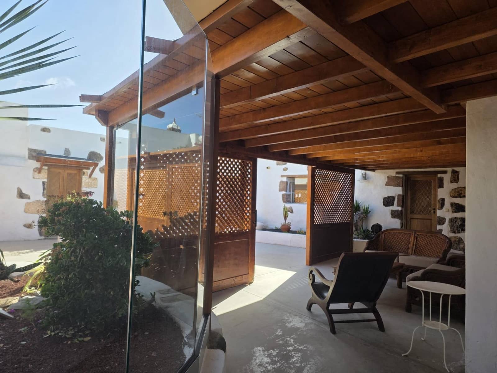 4 bedroom Finca/Country House for sale in Yaiza with garage - € 565,000 (Ref: 9695311)