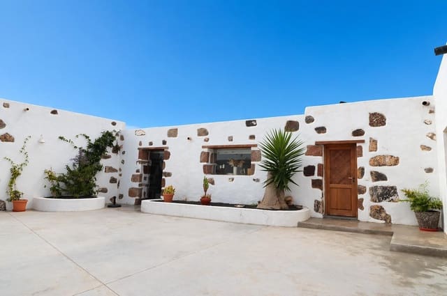 4 Zimmer Finca/Landgut zu verkaufen in Yaiza mit Garage - 565.000 € (Ref: 9695311)